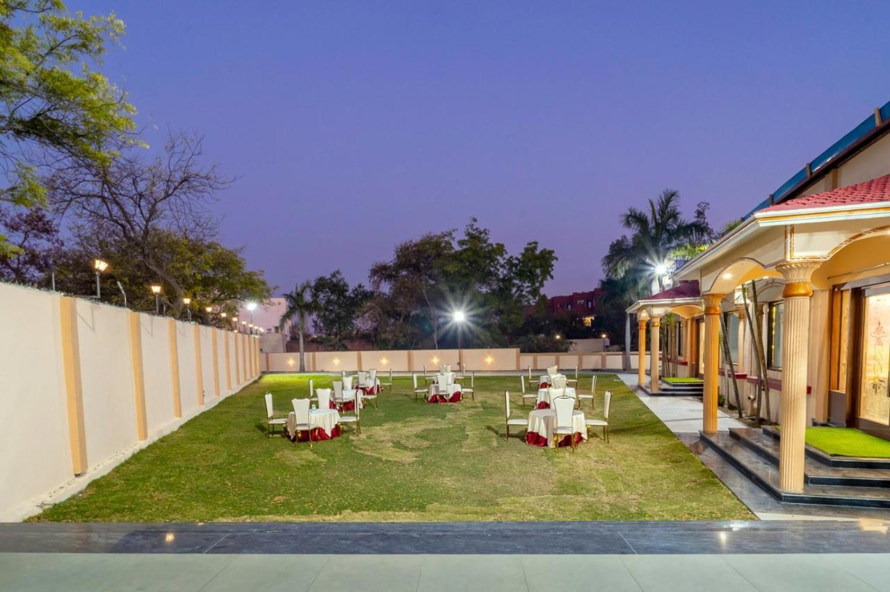 Rohtak Hotel The Rivaaj מראה חיצוני תמונה
